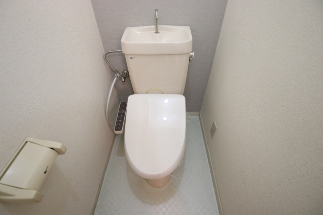 トイレ　※別室の参考写真の為、現況優先です。
