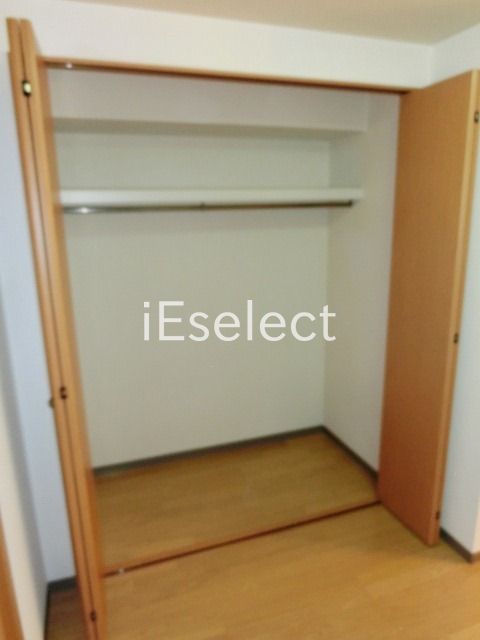 収納　ワイドなクローゼット。