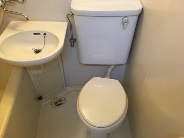 ＪＲ呉線 呉駅 徒歩19分 4階建 築32年のトイレ写真