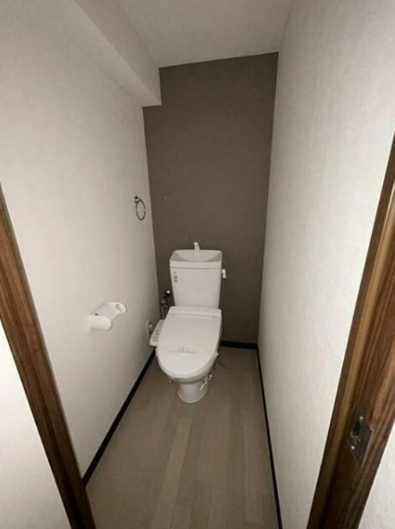 東京メトロ銀座線 浅草駅 徒歩18分 6階建 築9年のトイレ写真
