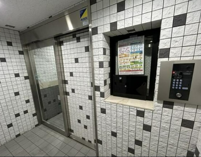 東京メトロ銀座線 浅草駅 徒歩18分 6階建 築9年の外観写真