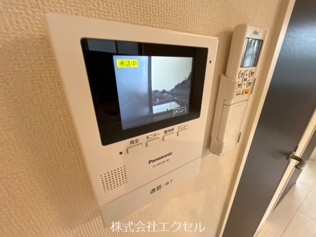 セキュリティ　TVモニターホンで来訪者の姿を確認できます。