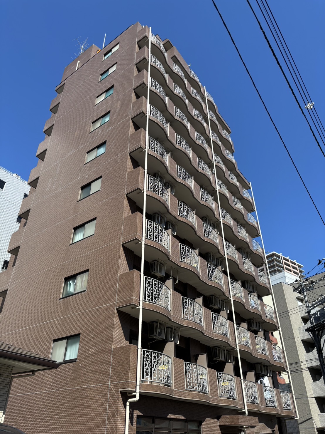 建物外観　☆全室南向きで日当たり良好です☆