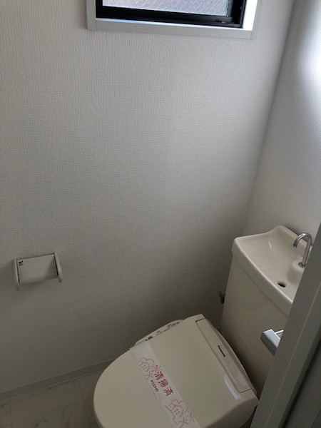 阪急宝塚線 豊中駅 徒歩20分 2階建 築36年のトイレ写真