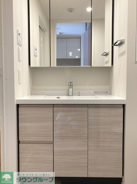 洗面設備　※写真は同タイプ住戸です。