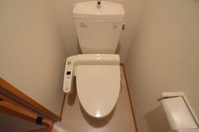 トイレ　ウォシュレット付きのトイレです！