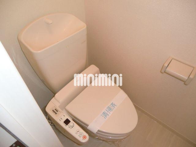 トイレ　シャワー付きトイレを完備しております