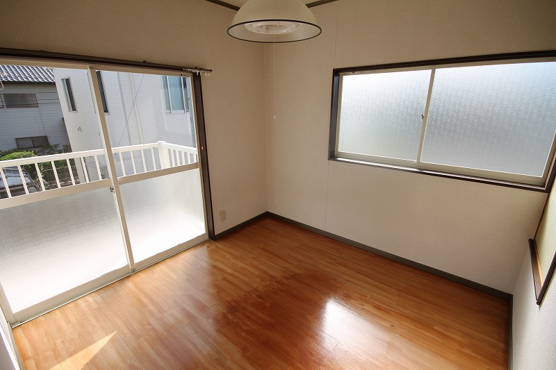 その他部屋・スペース　開放的な寝室です