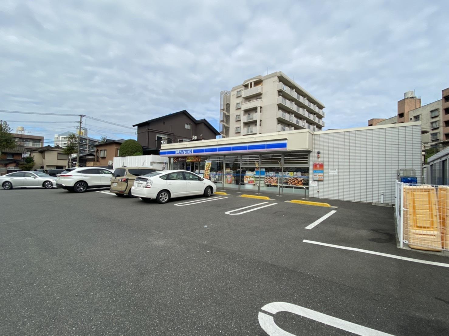 コンビニ　ローソン門司東新町店（コンビニ）まで210m