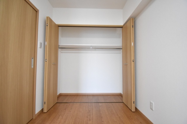 収納　同一建物内２０３号室内装写真転載