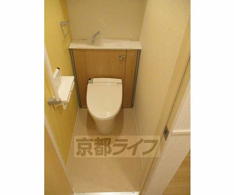 京阪本線 石清水八幡宮駅 徒歩15分 3階建 築7年のトイレ写真