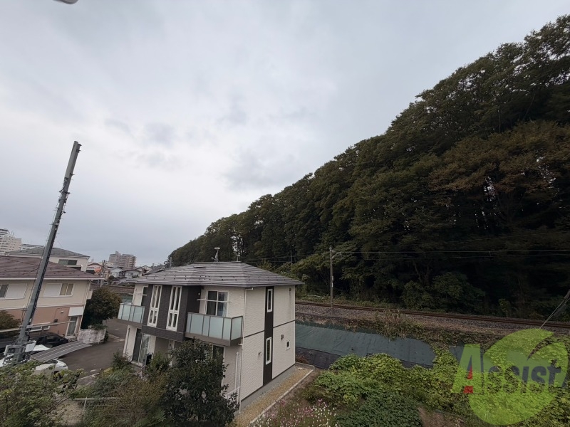 眺望　ベランダからの眺望になります。目の前は緑地が広がってます。
