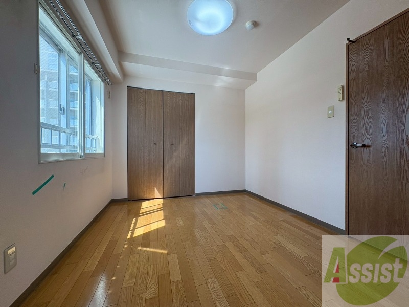その他部屋・スペース　こちらのお部屋は光が差し込む、温かみのあるお部屋です。