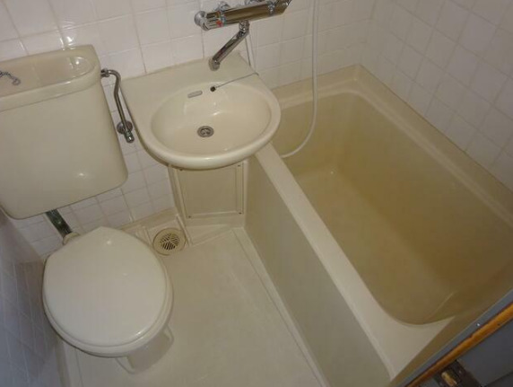 バス・シャワールーム　浴室とトイレは同室です。