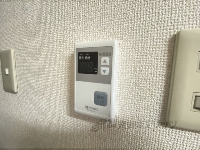 その他設備　給湯器リモコン