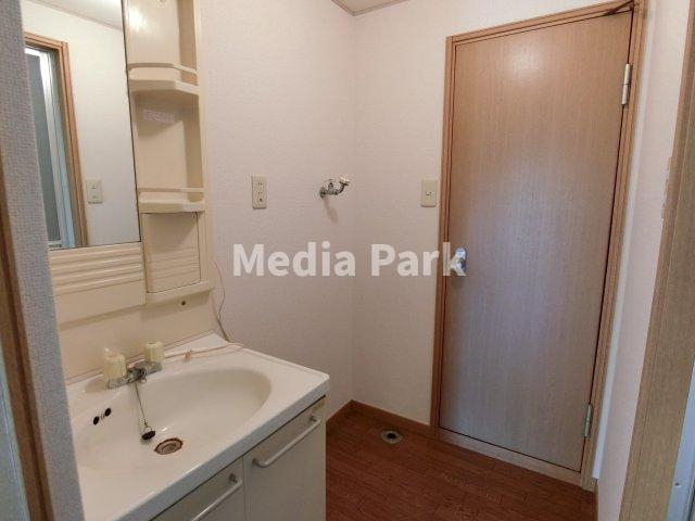 洗面設備　同物件別のお部屋の写真です。参考写真です。