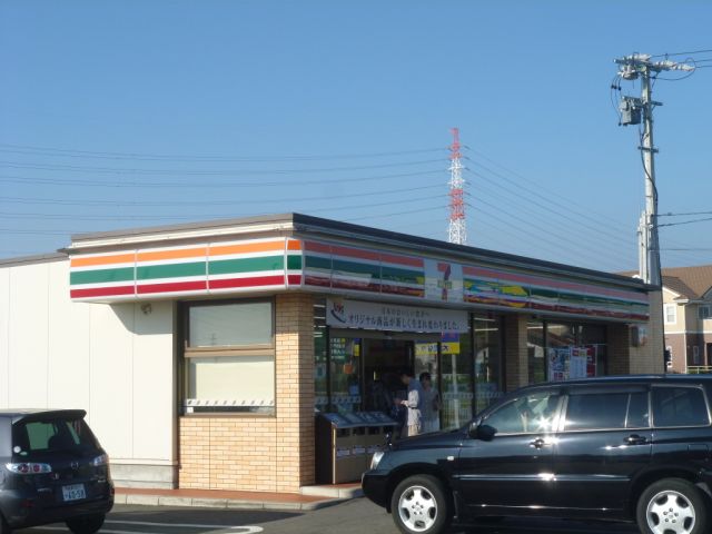 コンビニ　セブンイレブン（コンビニ）まで1300m