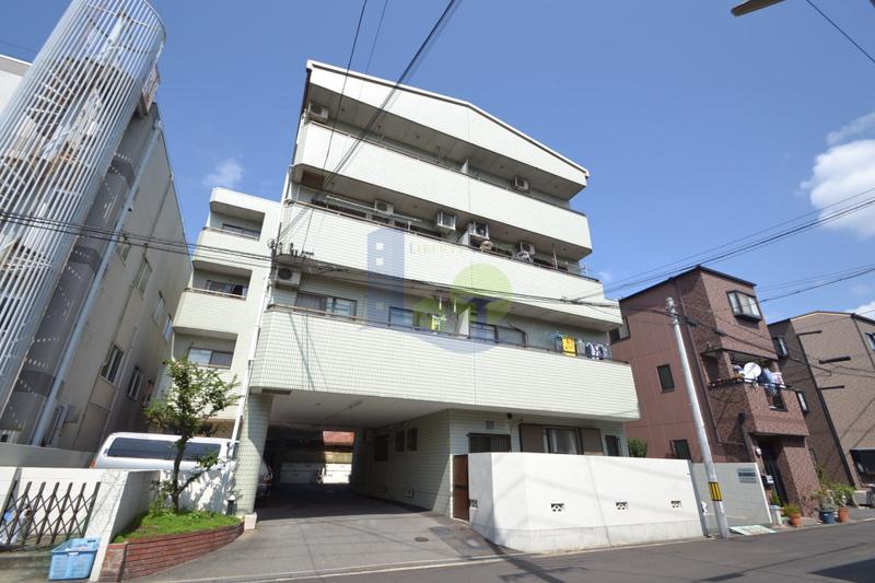 建物外観　スッキリとした綺麗な外観