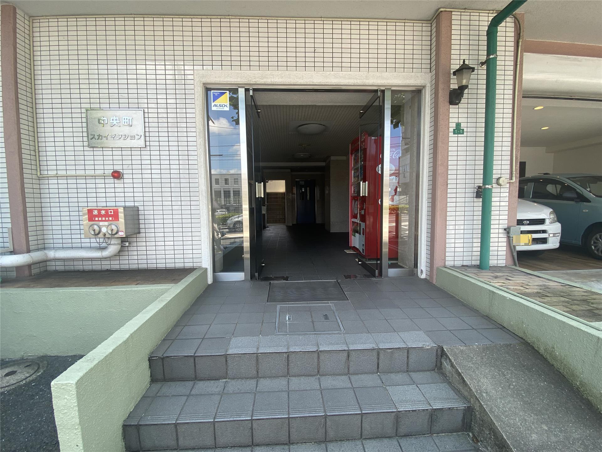ＪＲ鹿児島本線 スペースワールド駅 バス乗車時間：10分 最寄りバス停で下車 徒歩2分 11階建 築37年の外観写真