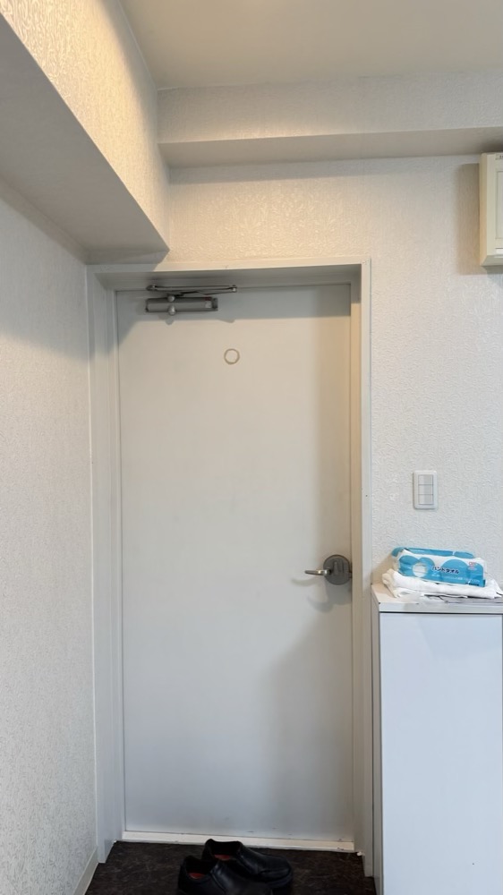 ニックハイム鶴見 渡辺ビル第一の玄関写真