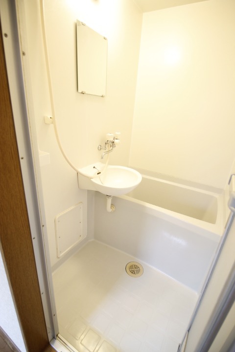 バス・シャワールーム　※他部屋参考写真