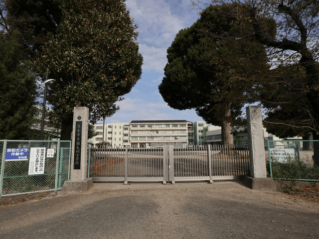小学校　厚木市立南毛利小学校（小学校）まで1102m