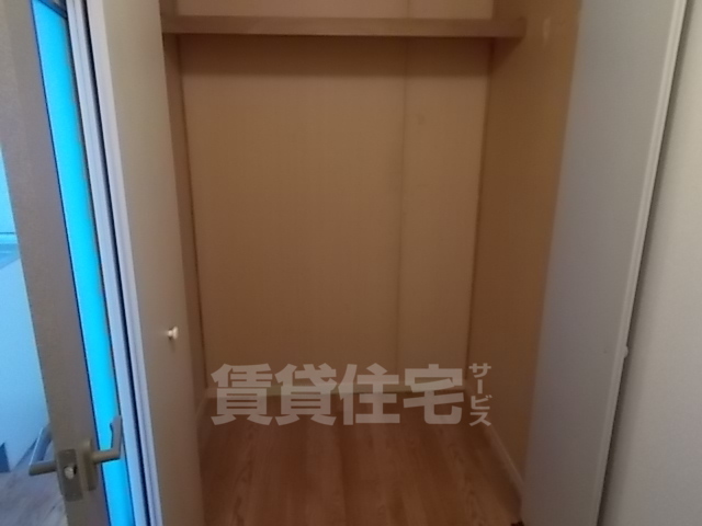 阪急京都線 高槻市駅 バス乗車時間：6分 最寄りバス停で下車 徒歩7分 2階建 築33年の内装写真