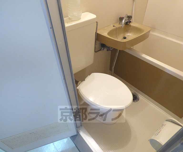 京福電鉄北野線 北野白梅町駅 徒歩14分 8階建 築39年のトイレ写真