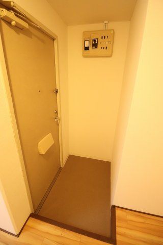 玄関　※別号室の写真です。現況優先となります。
