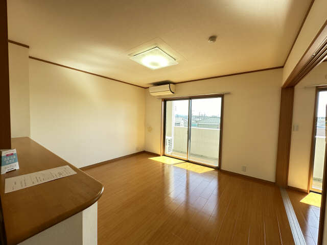 MAISON DE RAFFINEの居間写真