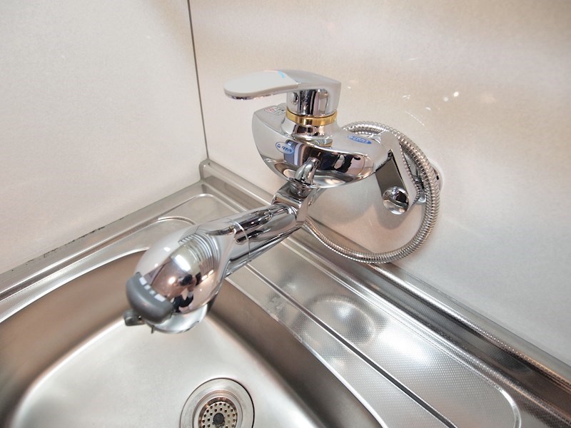 その他設備　浄水器内蔵型の蛇口です。