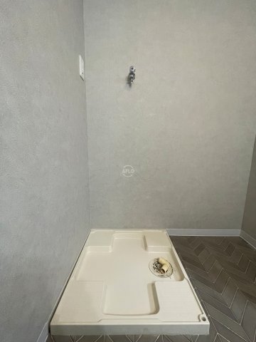 その他設備　REBANGA上町台アパートメント　室内洗濯機置き場
