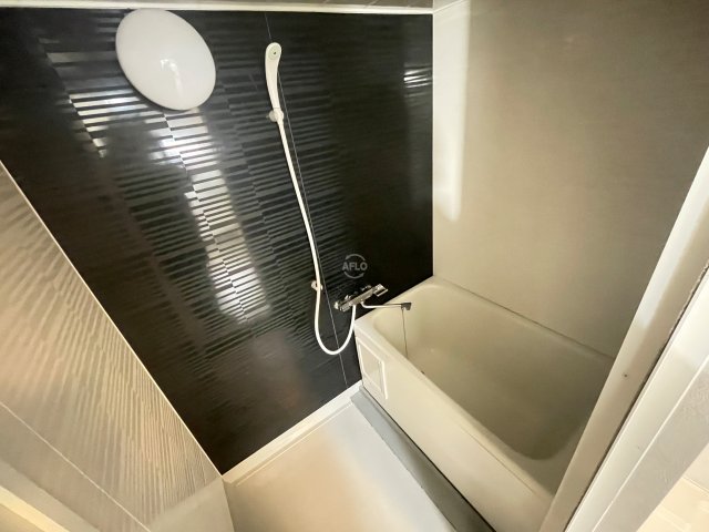 バス・シャワールーム　REBANGA上町台アパートメント　浴室
