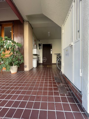 エントランス　REBANGA上町台アパートメント　エントランス
