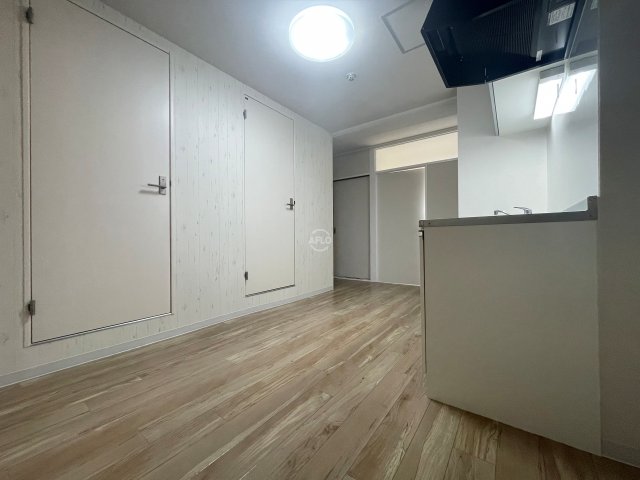 居室・リビング　REBANGA上町台アパートメント　リビング