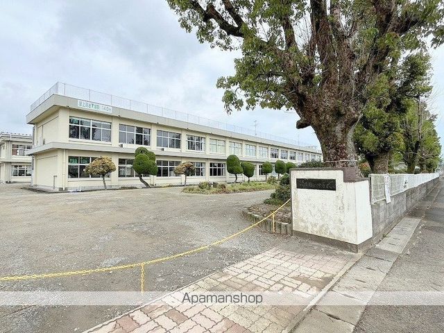 中学校　高鍋西中学校（中学校）まで648m