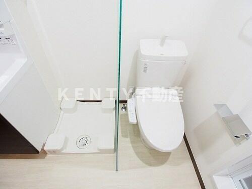 トイレ　落ち着いた色調のトイレです