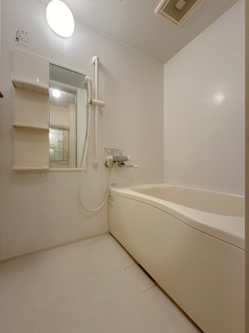 バス・シャワールーム　別タイプのお部屋の写真です