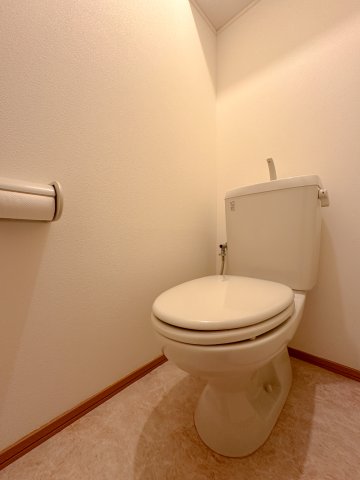 トイレ　別タイプのお部屋の写真です