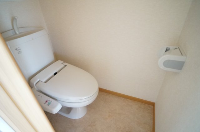 トイレ　落ち着いた色調のトイレです（参考写真です）