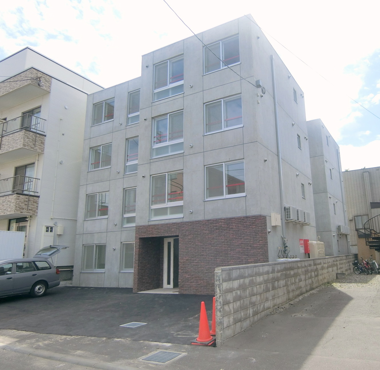 建物外観　☆地下鉄東西線南郷7丁目駅まで徒歩7分！