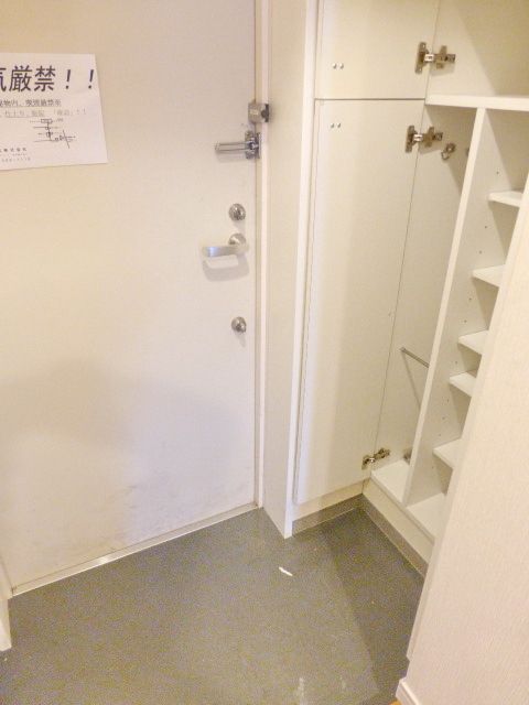 玄関　玄関収納★★