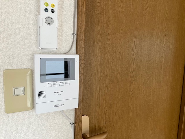 鳥原貸家13の居間写真