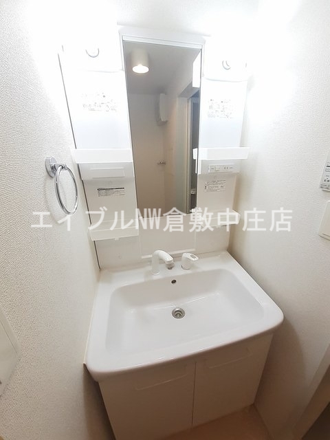 【倉敷市大島のアパートの洗面設備】