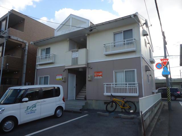 新潟市中央区浜浦町のアパートの建物外観