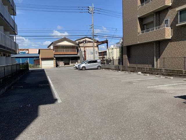 駐車場　駐車場