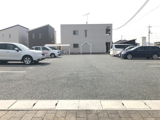 【サンライズ桜の駐車場】