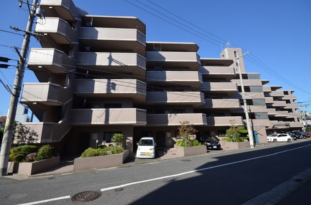 【広島市西区庚午中のマンションの建物外観】