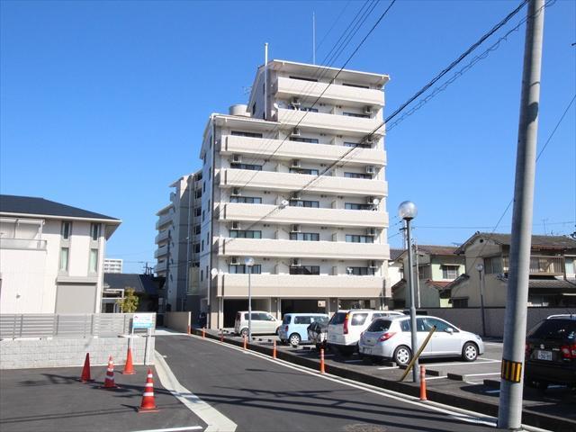 グランアルブル山越IIIの建物外観