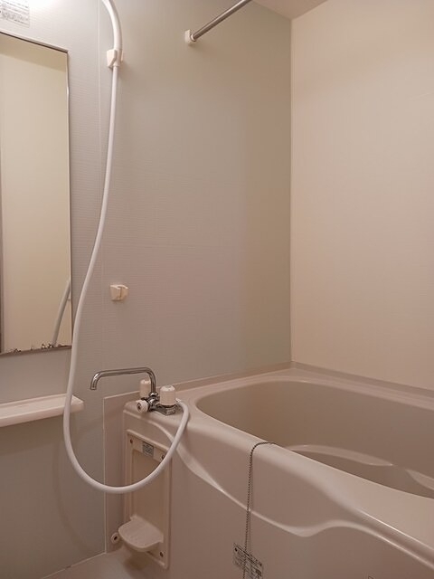 バス・シャワールーム　追い焚き機能のお風呂です。